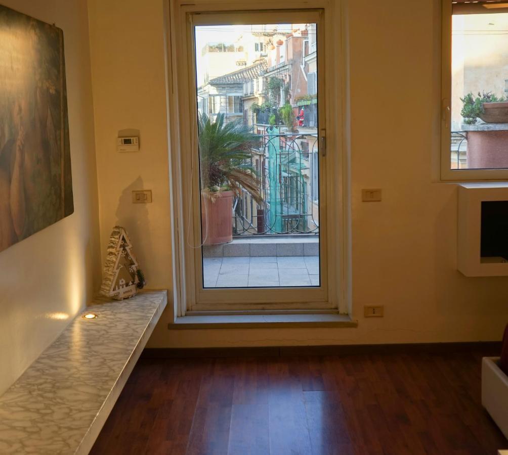 Terrazzo Frattina Apartment Рим Екстериор снимка